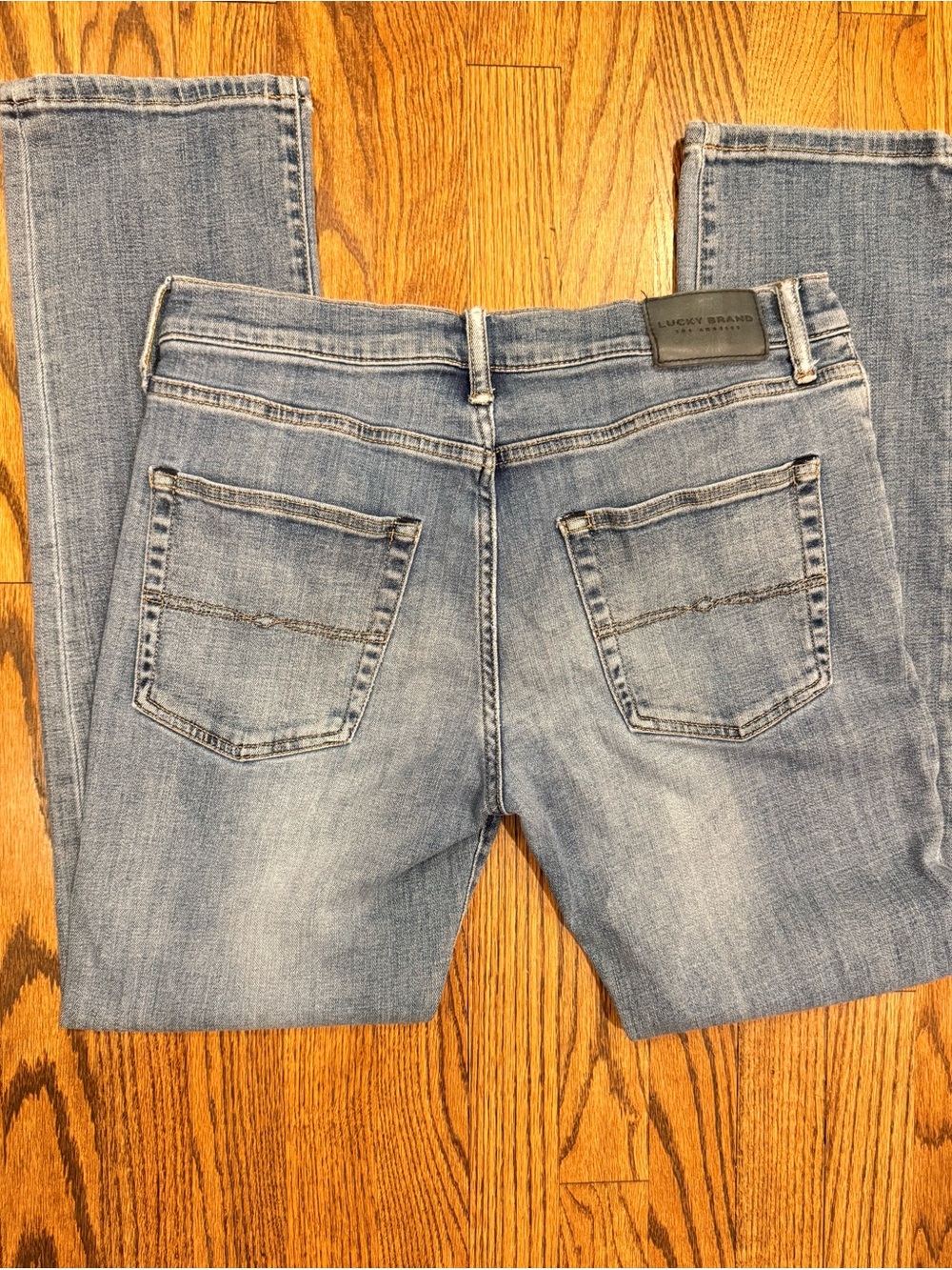 Men’s Lucky Brand 223 Light Wash Straight Leg Distressed Jeans Size 32 x 32